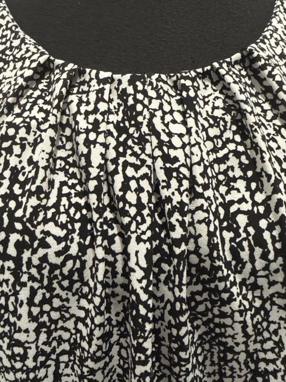 Calvin Klein Women's Sleeveless Black & White Blouse, Size 2X - Picture 5 of 14
